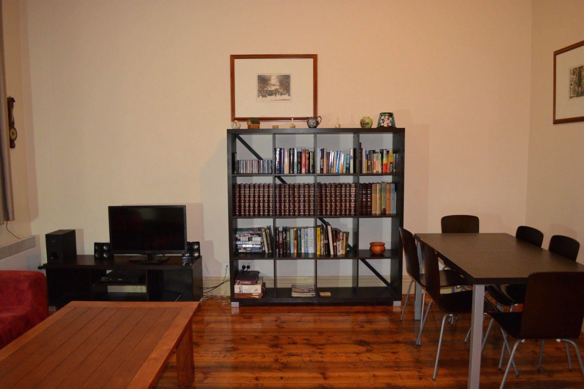 Flinders Lane Apartments Melbourne Bagian luar foto