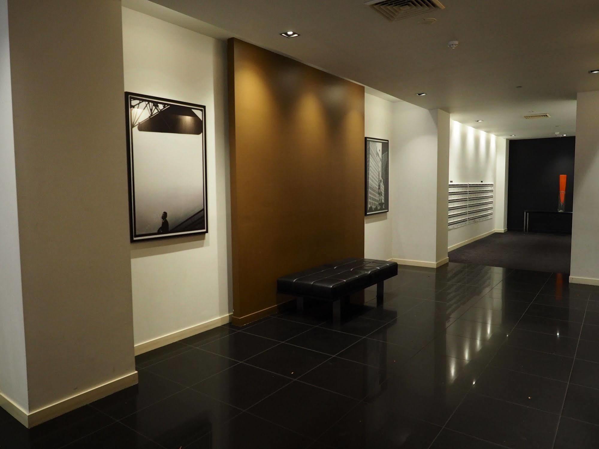 Flinders Lane Apartments Melbourne Bagian luar foto